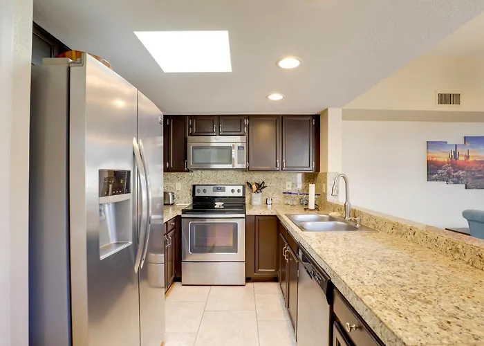 Sunny Townhome W/ Patio & Mountain Views! Dom wakacyjny Tucson