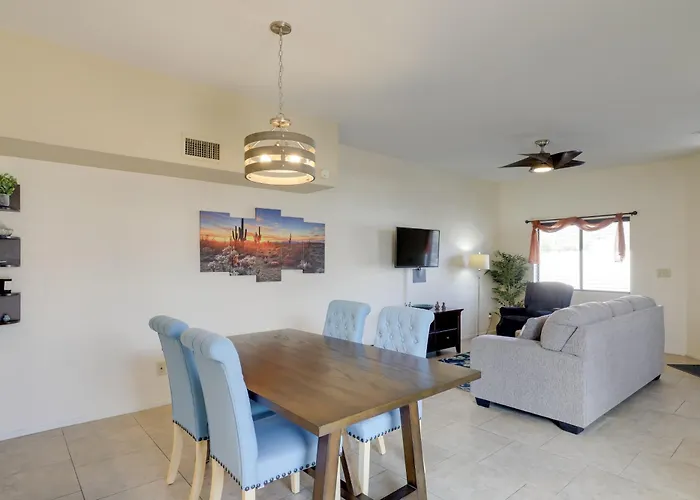 Ferienhaus Sunny Townhome W/ Patio & Mountain Views! *