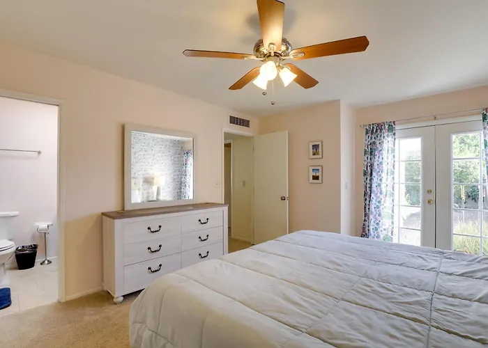 Sunny Townhome W/ Patio & Mountain Views! Ferienhaus *