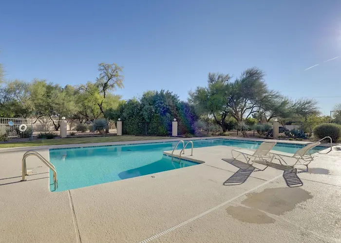Sunny Townhome W/ Patio & Mountain Views! Dom wakacyjny