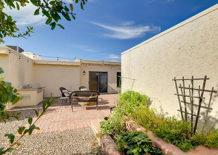Sunny Townhome W/ Patio & Mountain Views! Ferienhaus
