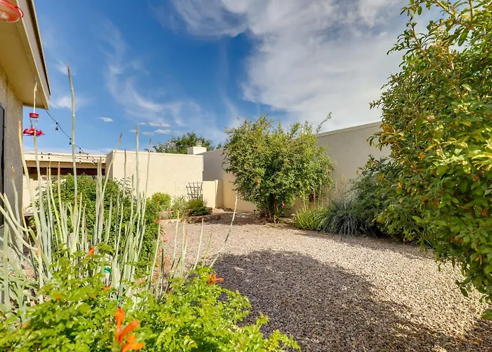 Sunny Townhome W/ Patio & Mountain Views! *